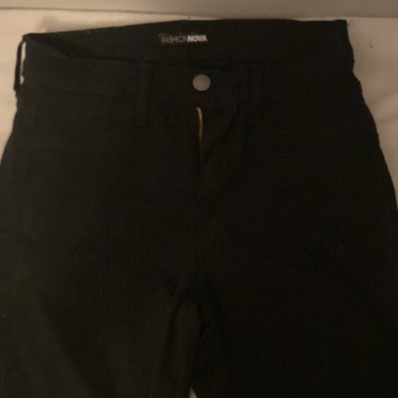 Black fashionnova skinny jeans - Picture 2 of 7